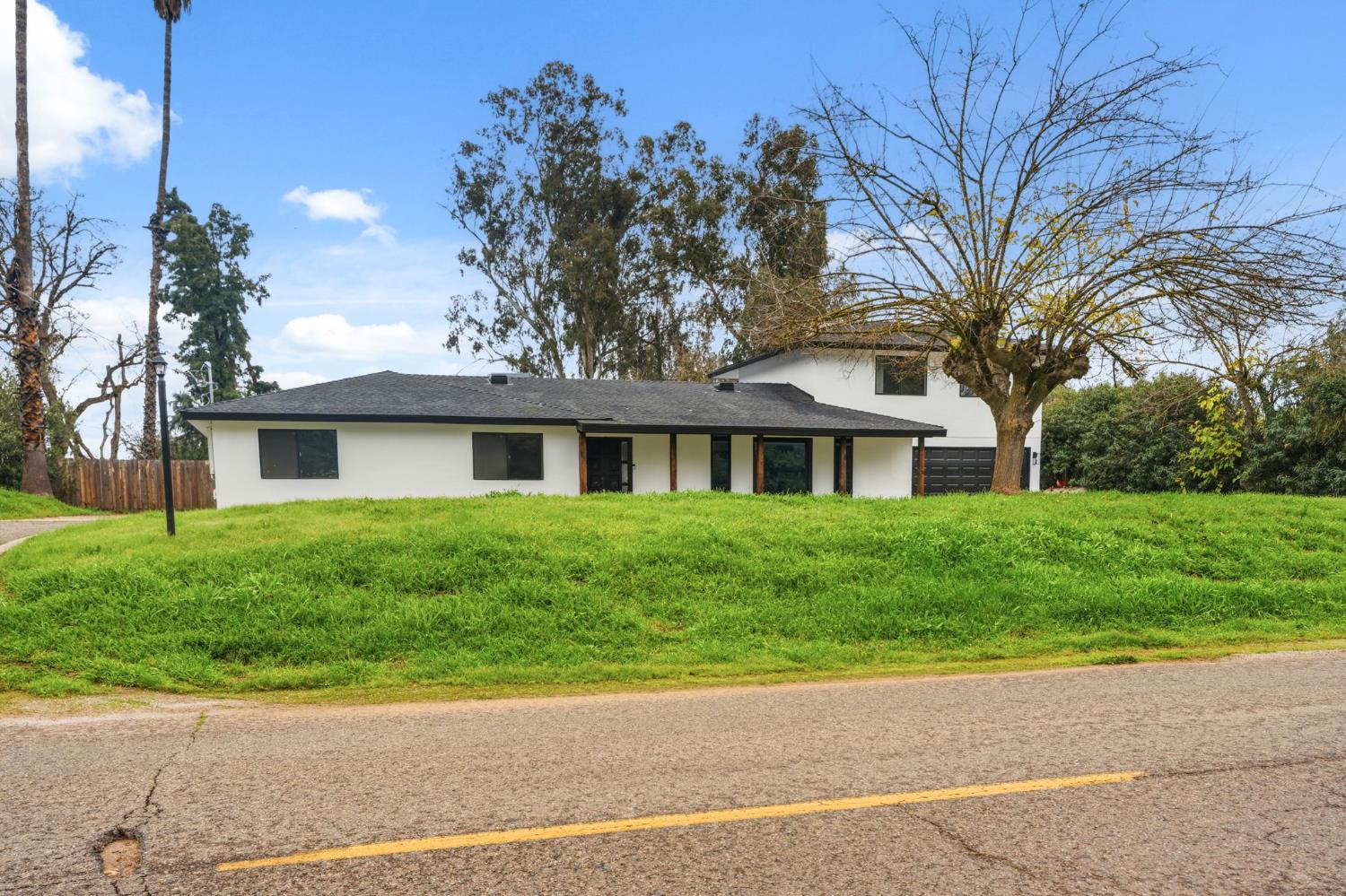 10326 N Fowler Ave, Clovis, CA 93619