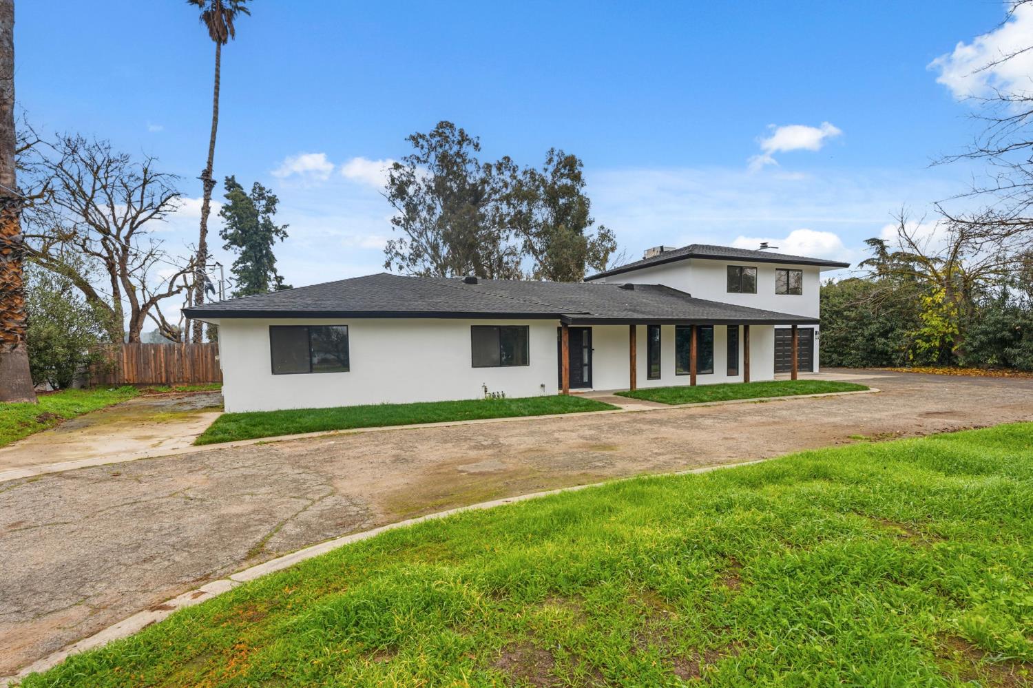 10326 N Fowler Ave, Clovis, CA 93619