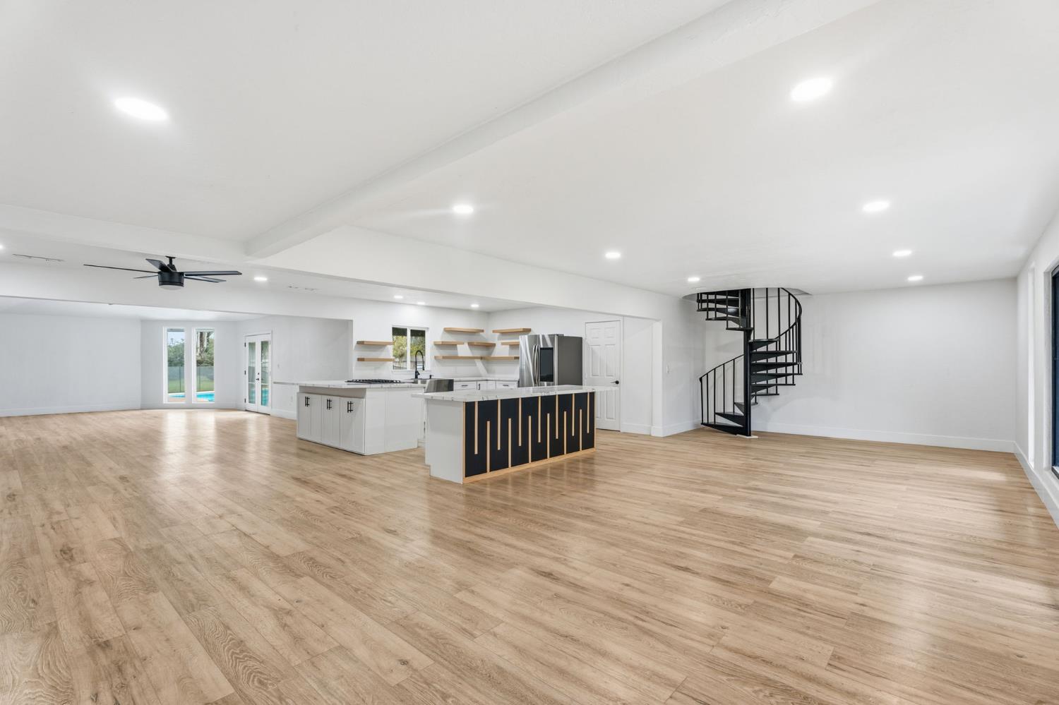 10326 N Fowler Ave, Clovis, CA 93619