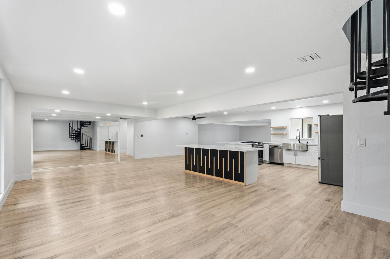 10326 N Fowler Ave, Clovis, CA 93619