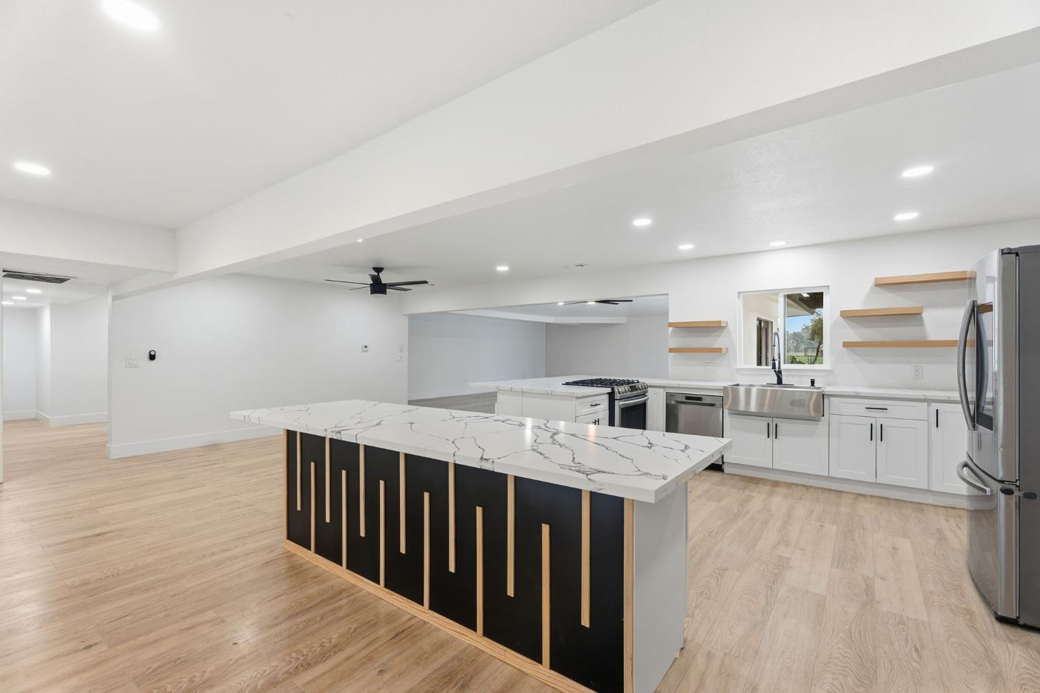 10326 N Fowler Ave, Clovis, CA 93619