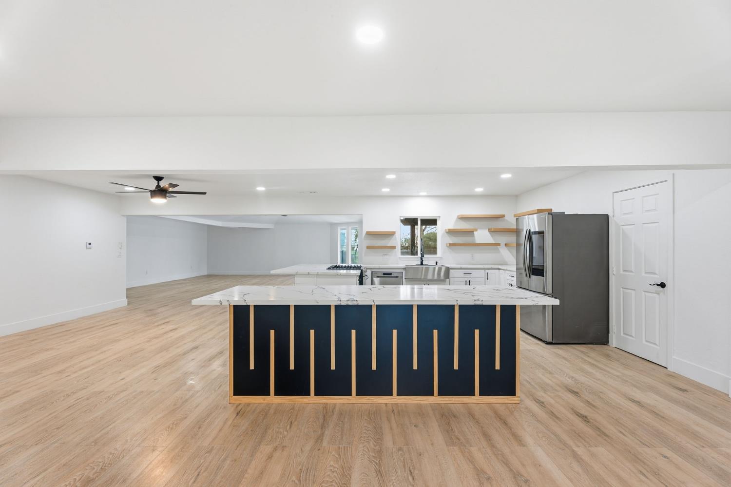 10326 N Fowler Ave, Clovis, CA 93619