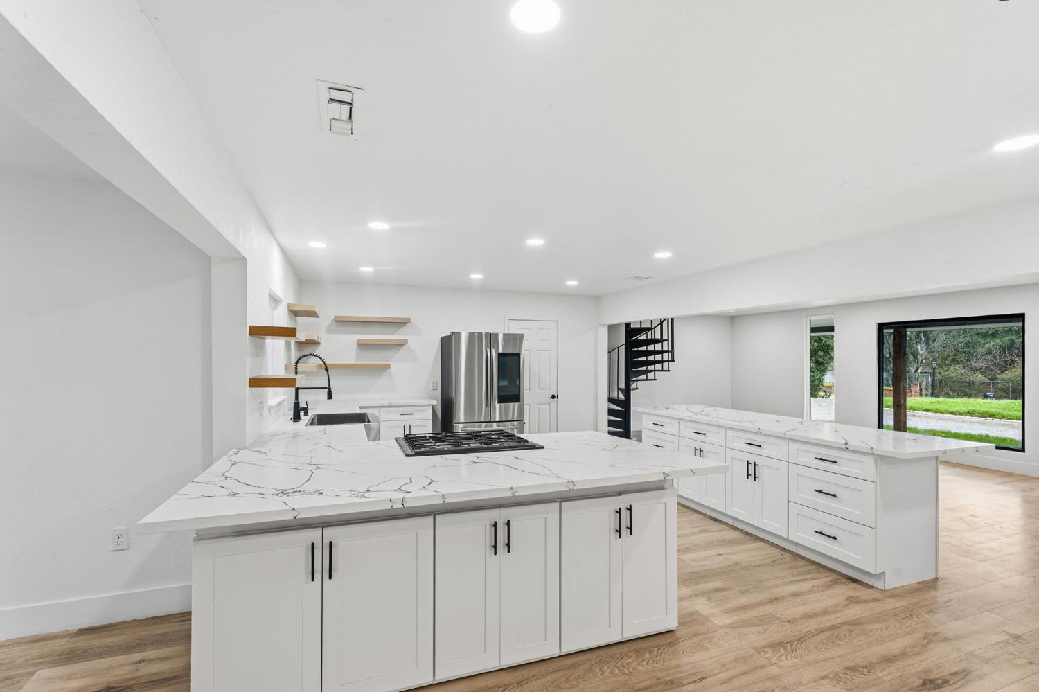 10326 N Fowler Ave, Clovis, CA 93619