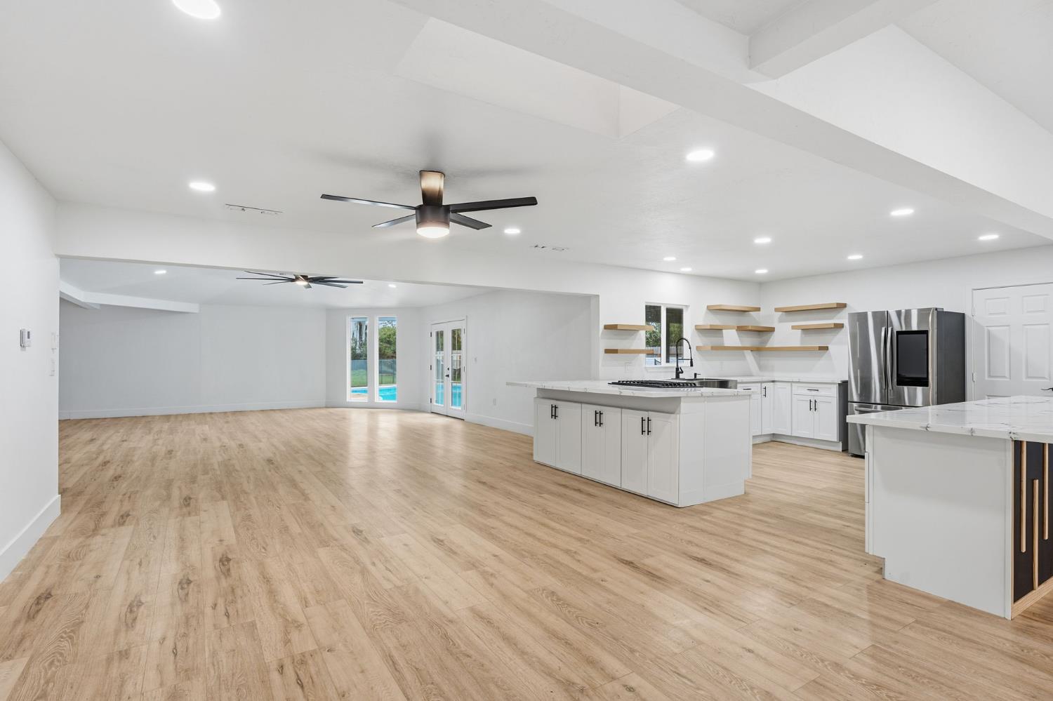 10326 N Fowler Ave, Clovis, CA 93619