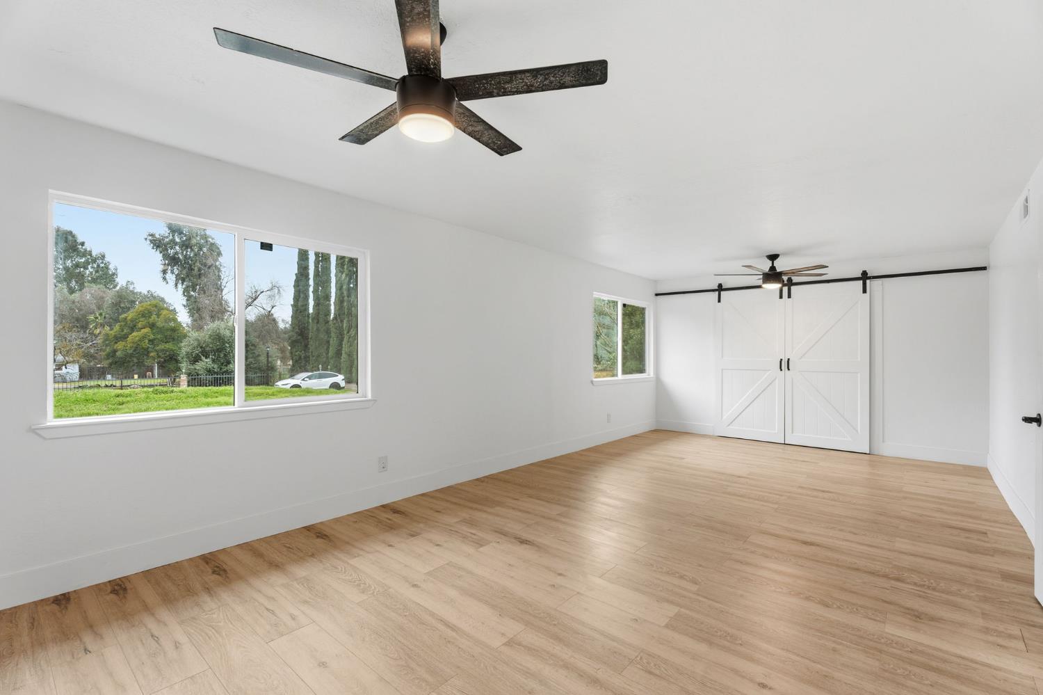 10326 N Fowler Ave, Clovis, CA 93619