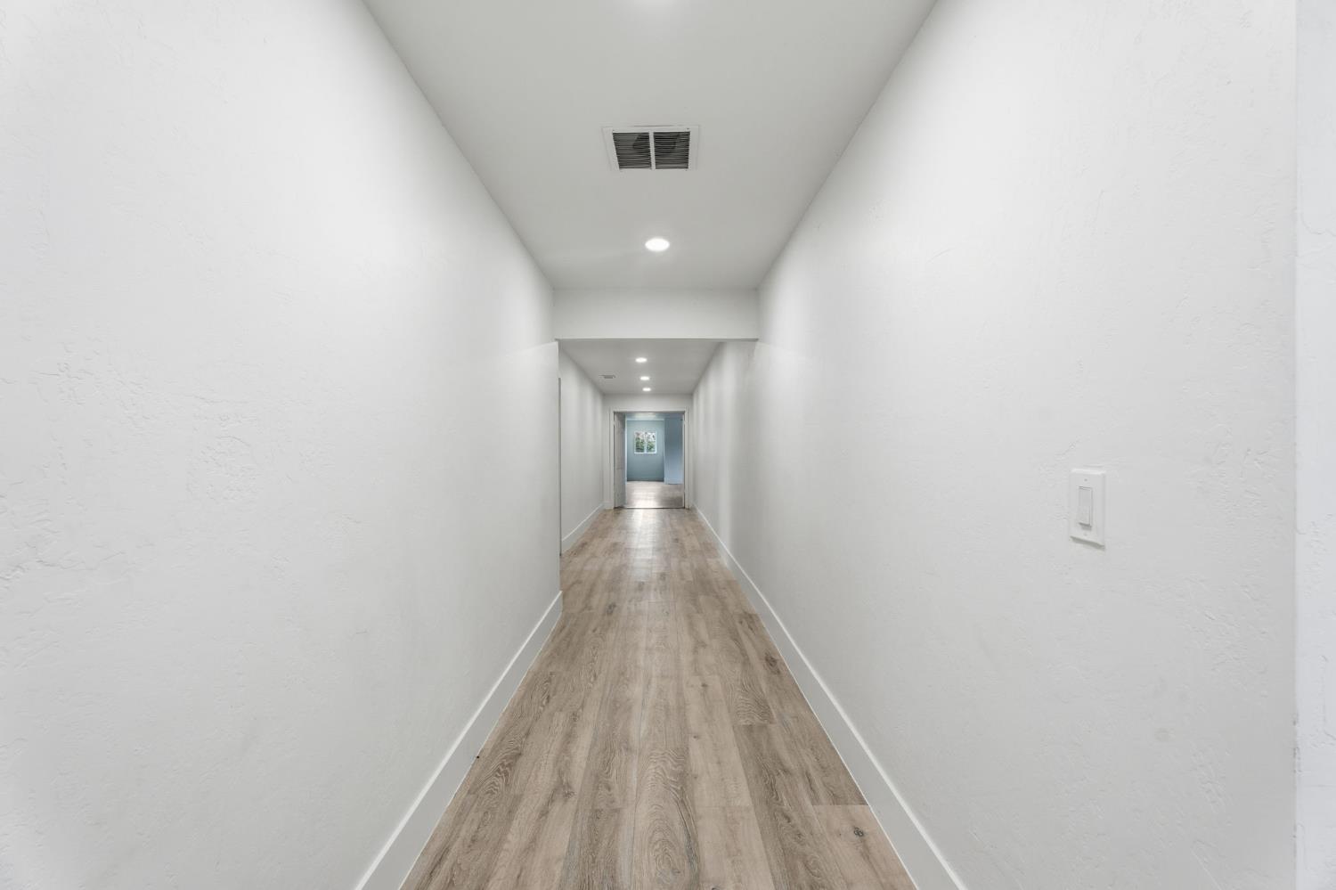 10326 N Fowler Ave, Clovis, CA 93619