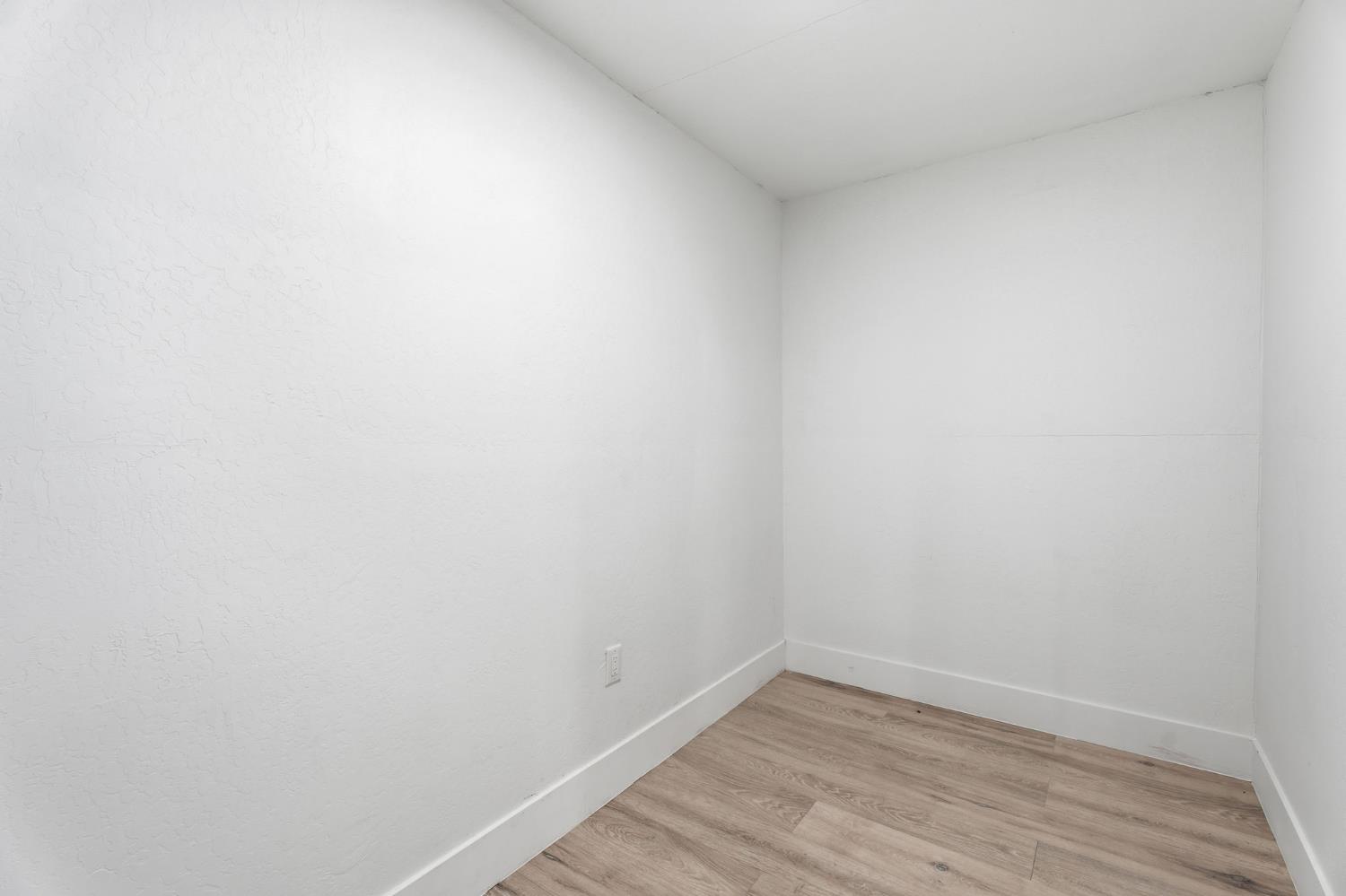 10326 N Fowler Ave, Clovis, CA 93619