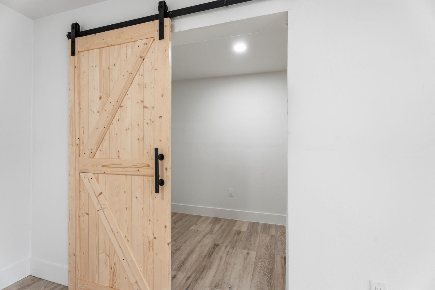 10326 N Fowler Ave, Clovis, CA 93619