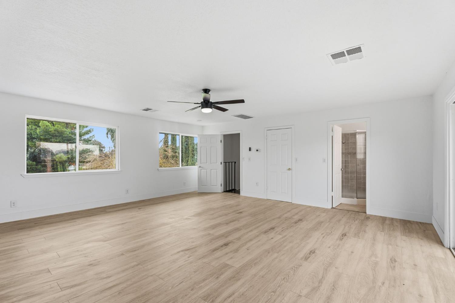 10326 N Fowler Ave, Clovis, CA 93619