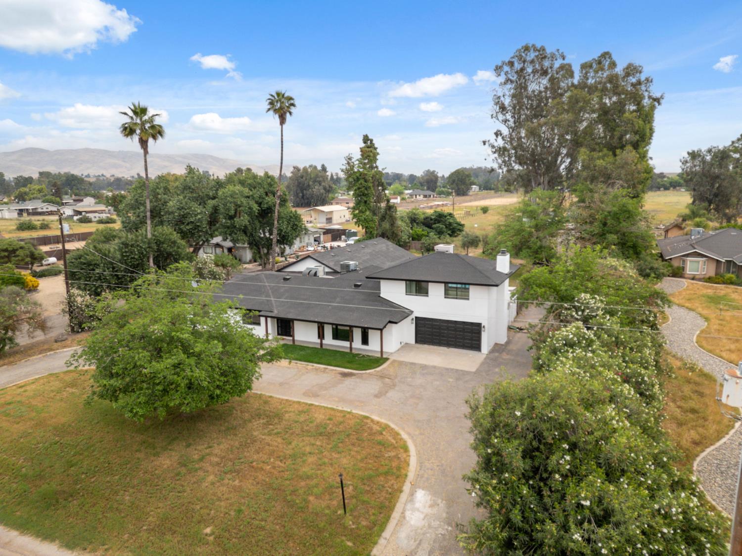 10326 N Fowler Ave, Clovis, CA 93619