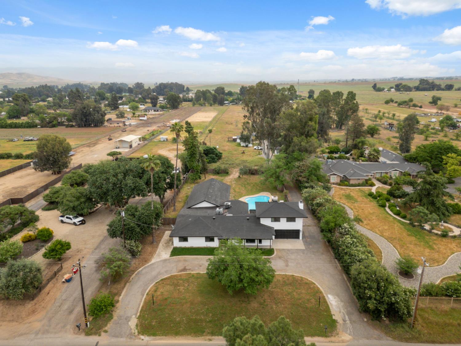 10326 N Fowler Ave, Clovis, CA 93619