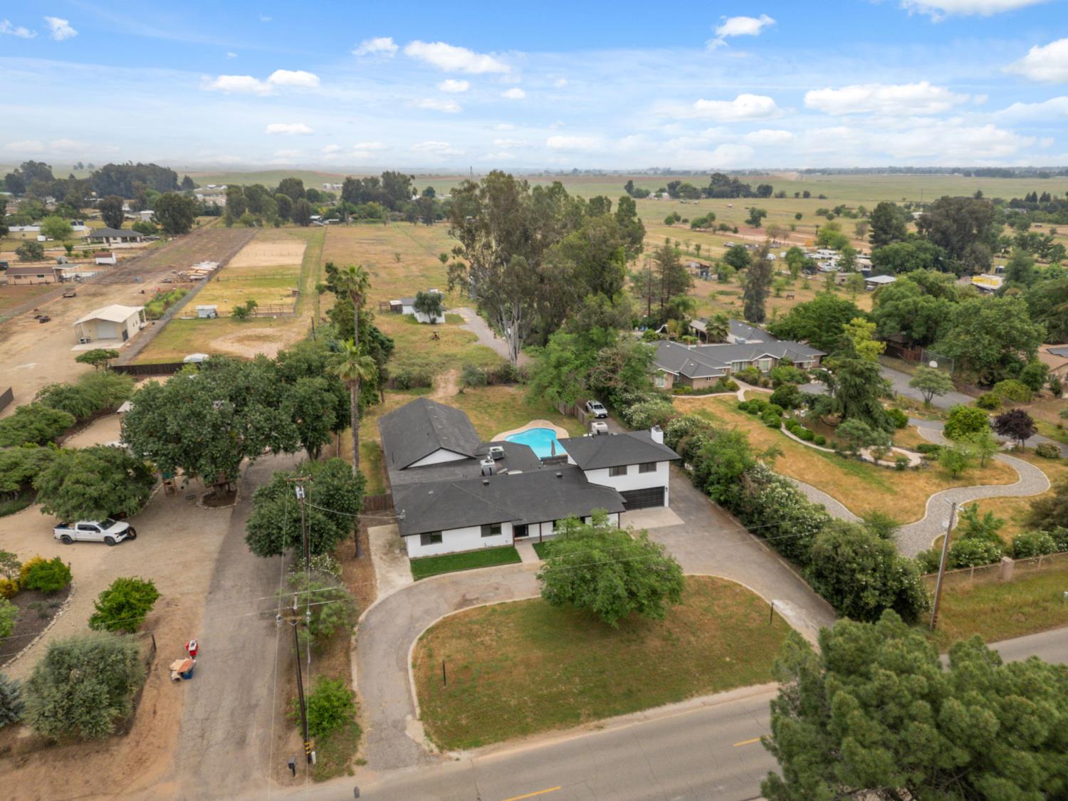 10326 N Fowler Ave, Clovis, CA 93619