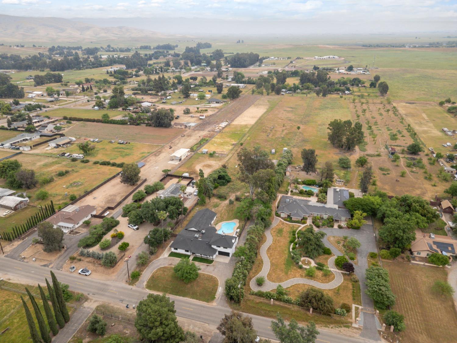 10326 N Fowler Ave, Clovis, CA 93619