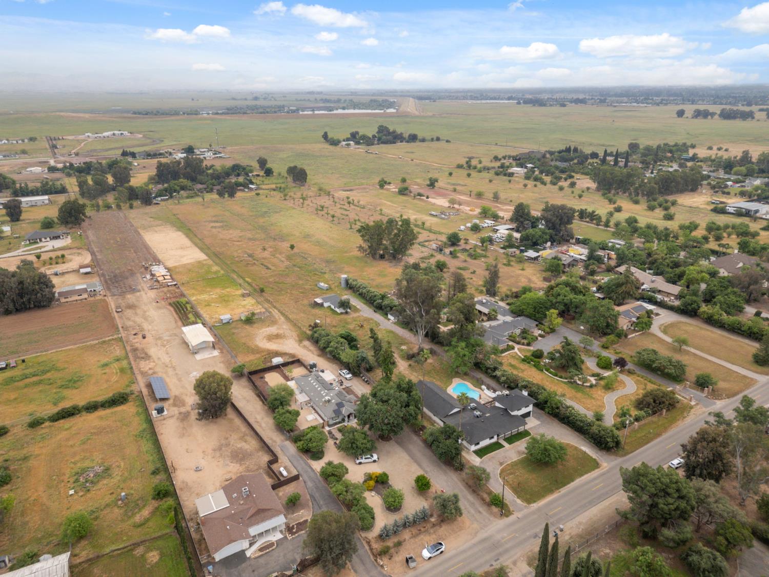 10326 N Fowler Ave, Clovis, CA 93619