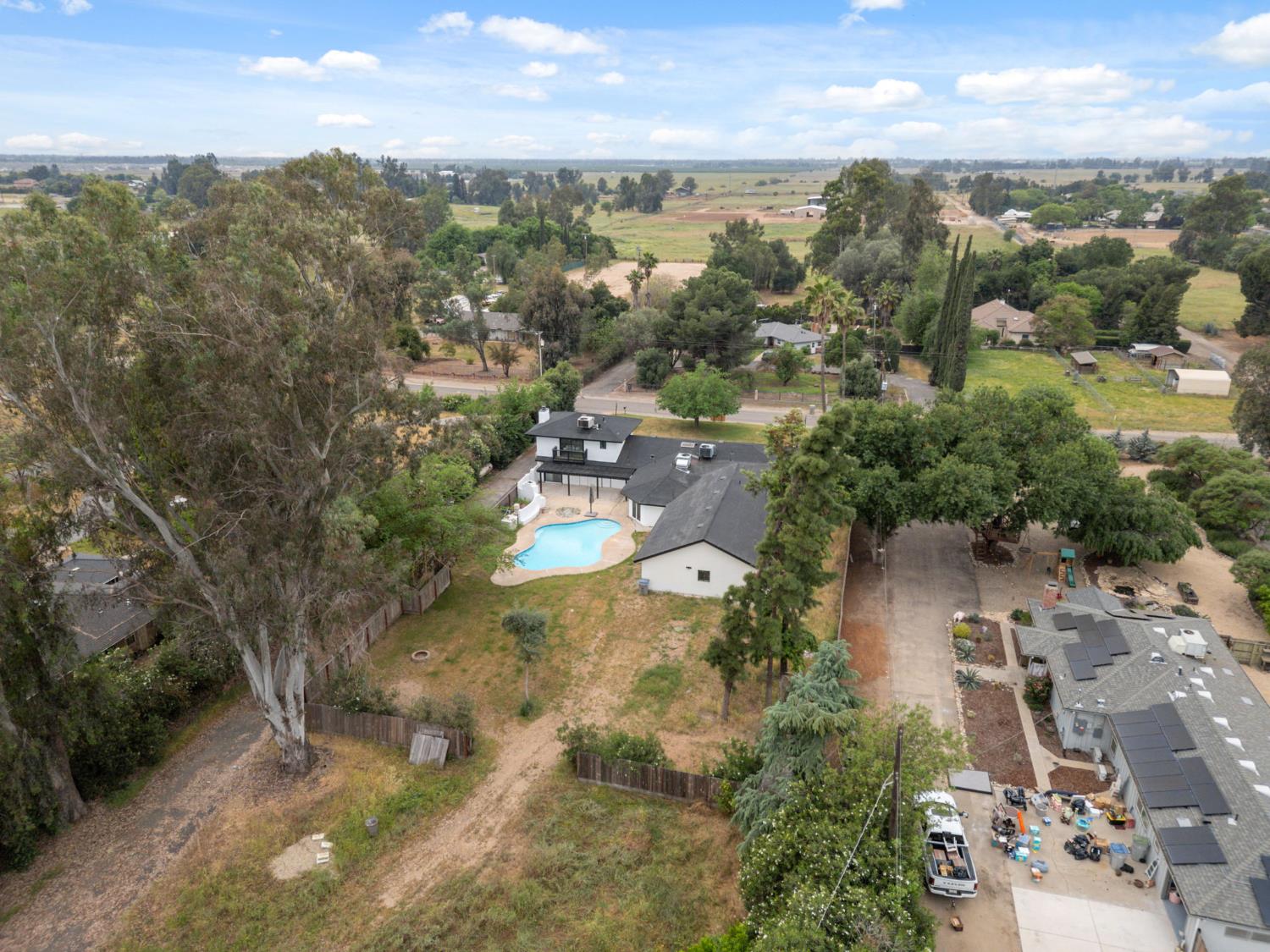 10326 N Fowler Ave, Clovis, CA 93619