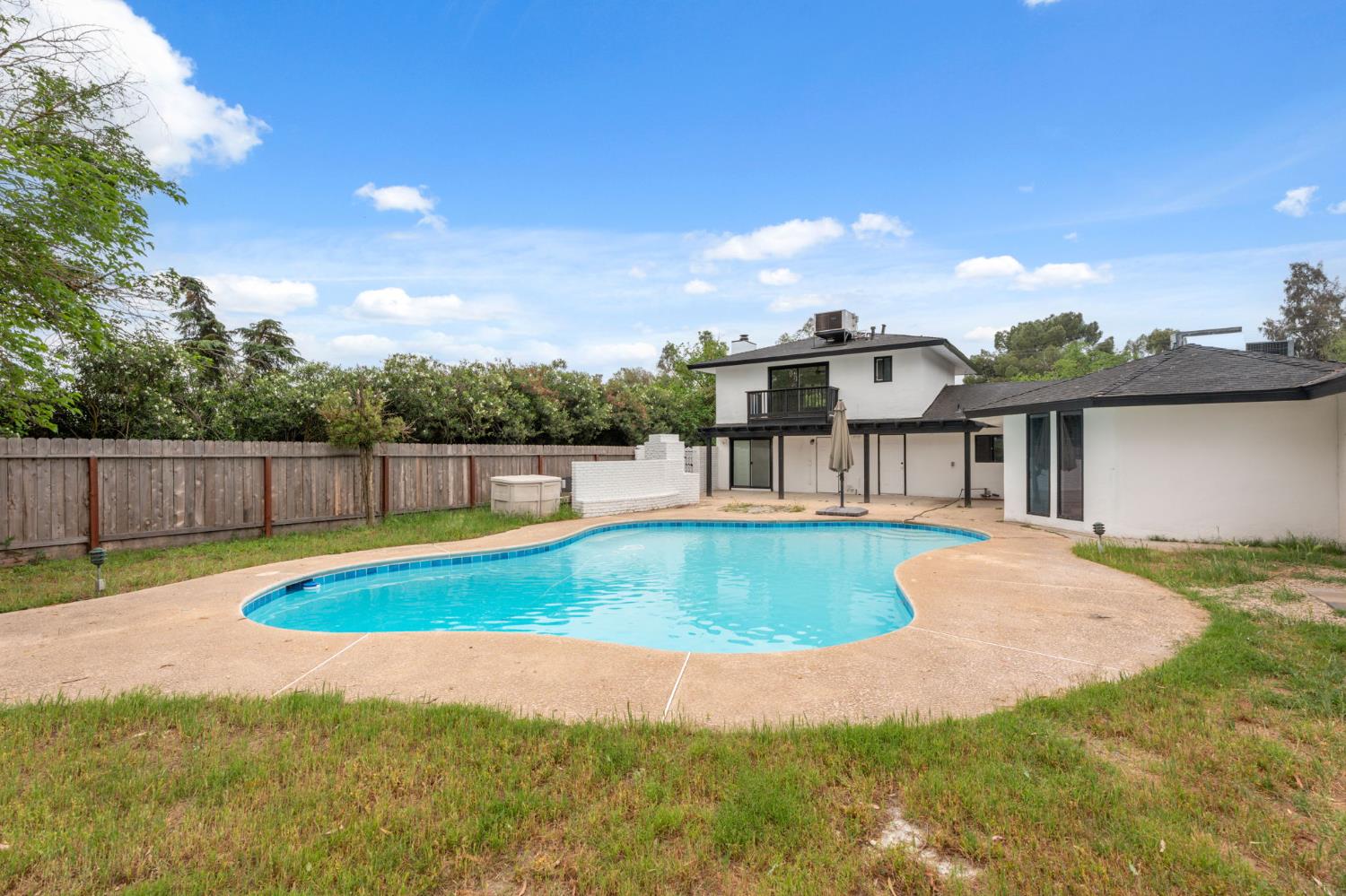 10326 N Fowler Ave, Clovis, CA 93619