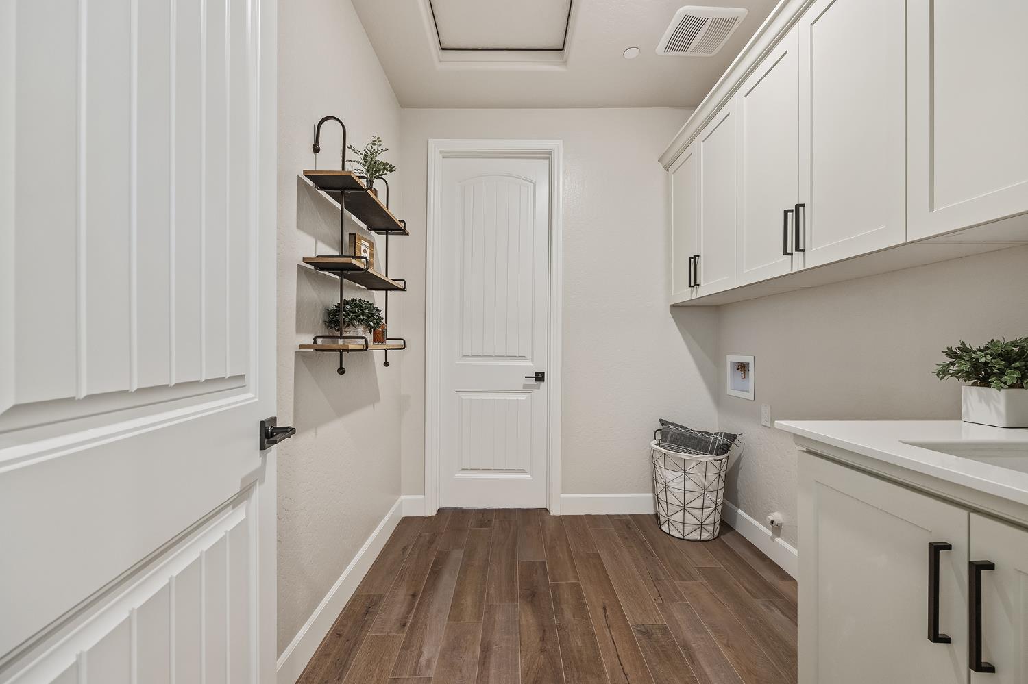 7243 W Ashcroft Ave, Fresno, CA 93723