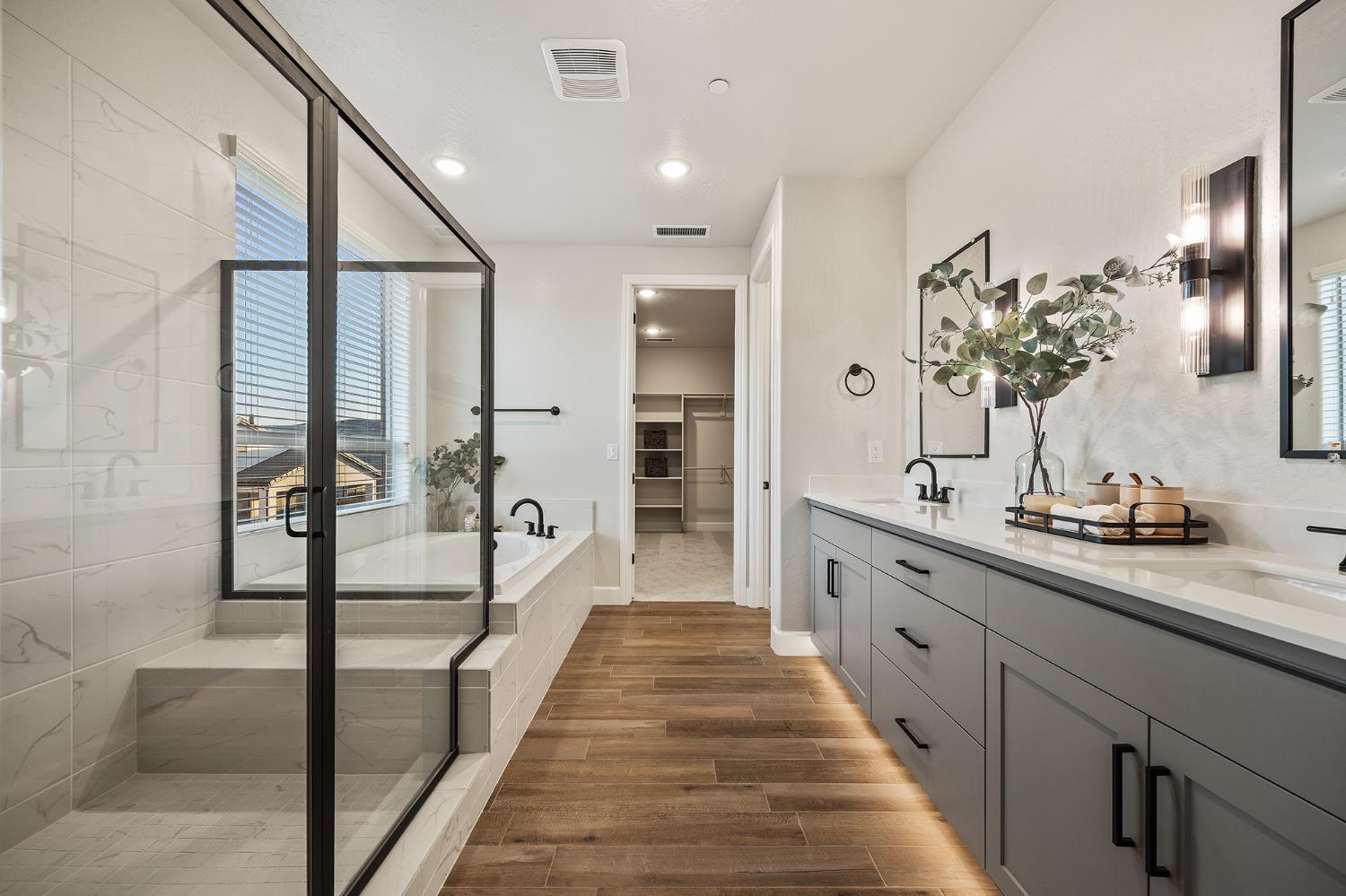 7243 W Ashcroft Ave, Fresno, CA 93723