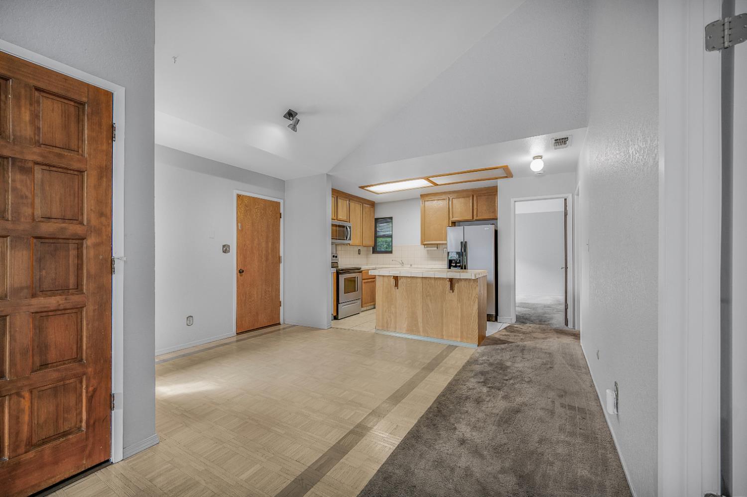 381 E Nees #122, Fresno, CA 93720