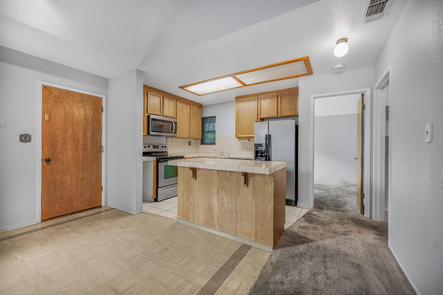 381 E Nees #122, Fresno, CA 93720