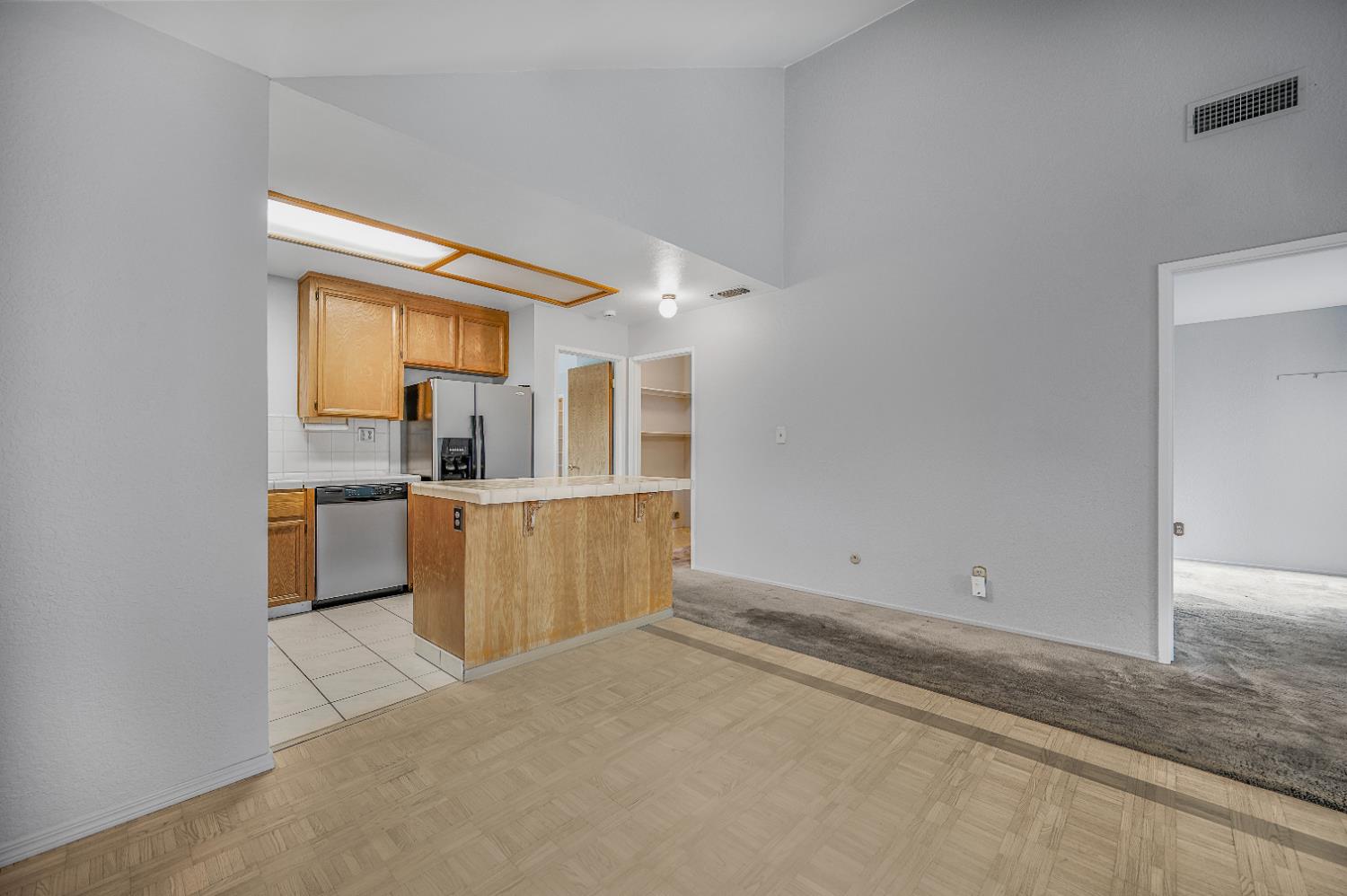 381 E Nees #122, Fresno, CA 93720