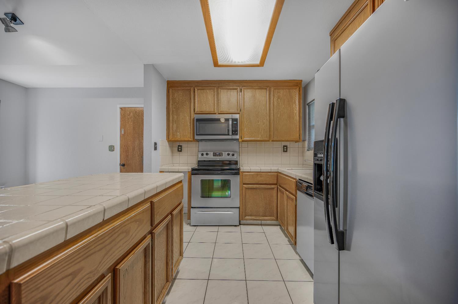 381 E Nees #122, Fresno, CA 93720