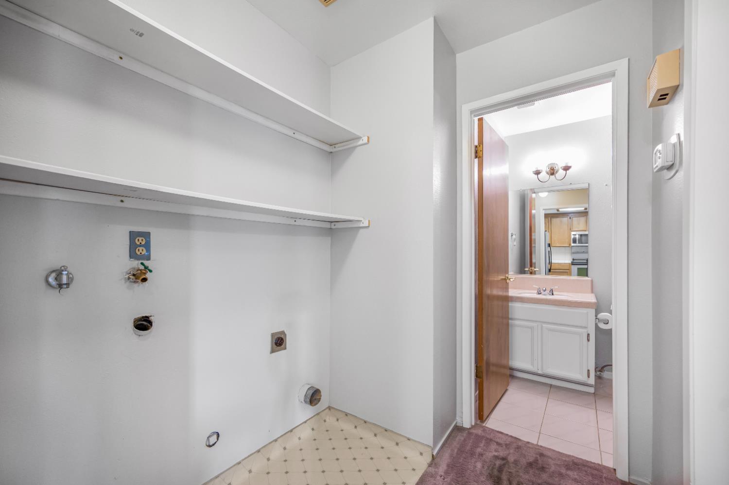 381 E Nees #122, Fresno, CA 93720