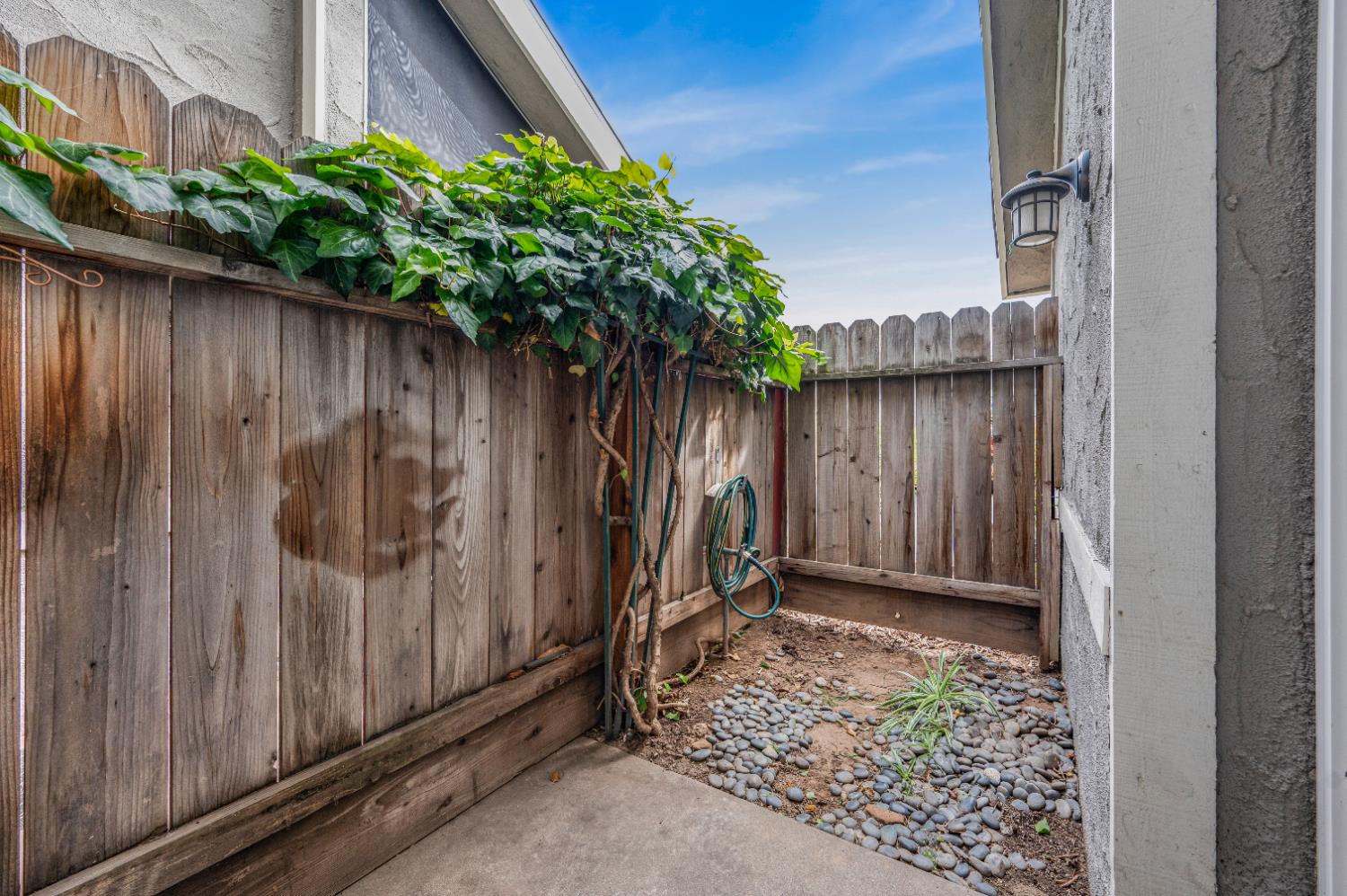 381 E Nees #122, Fresno, CA 93720