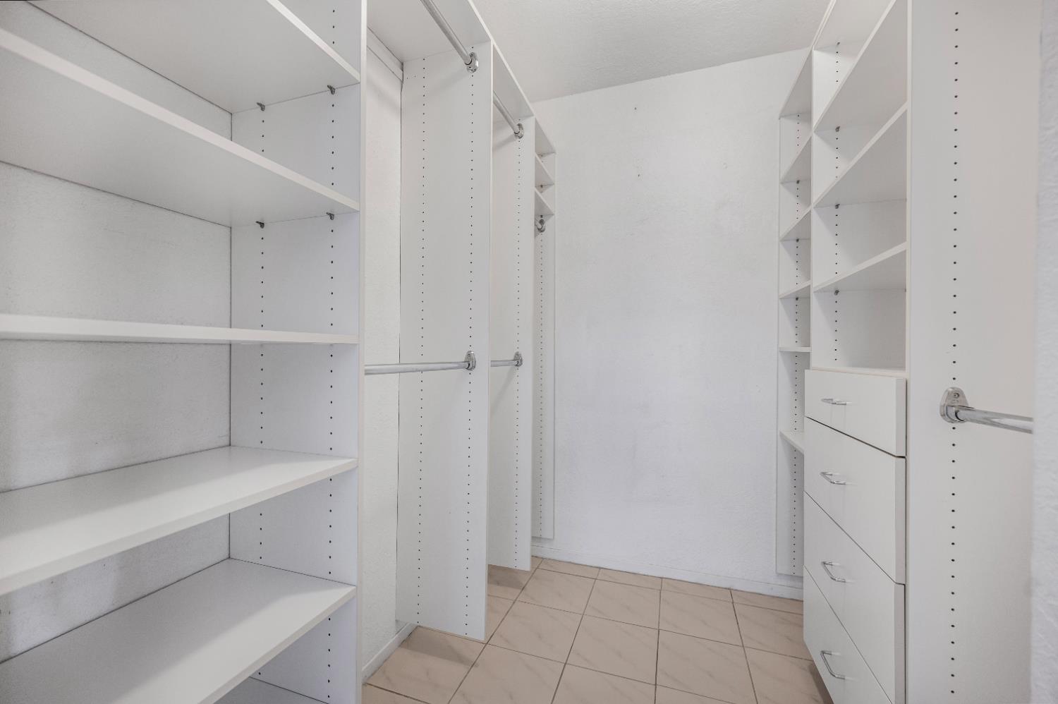 381 E Nees #122, Fresno, CA 93720