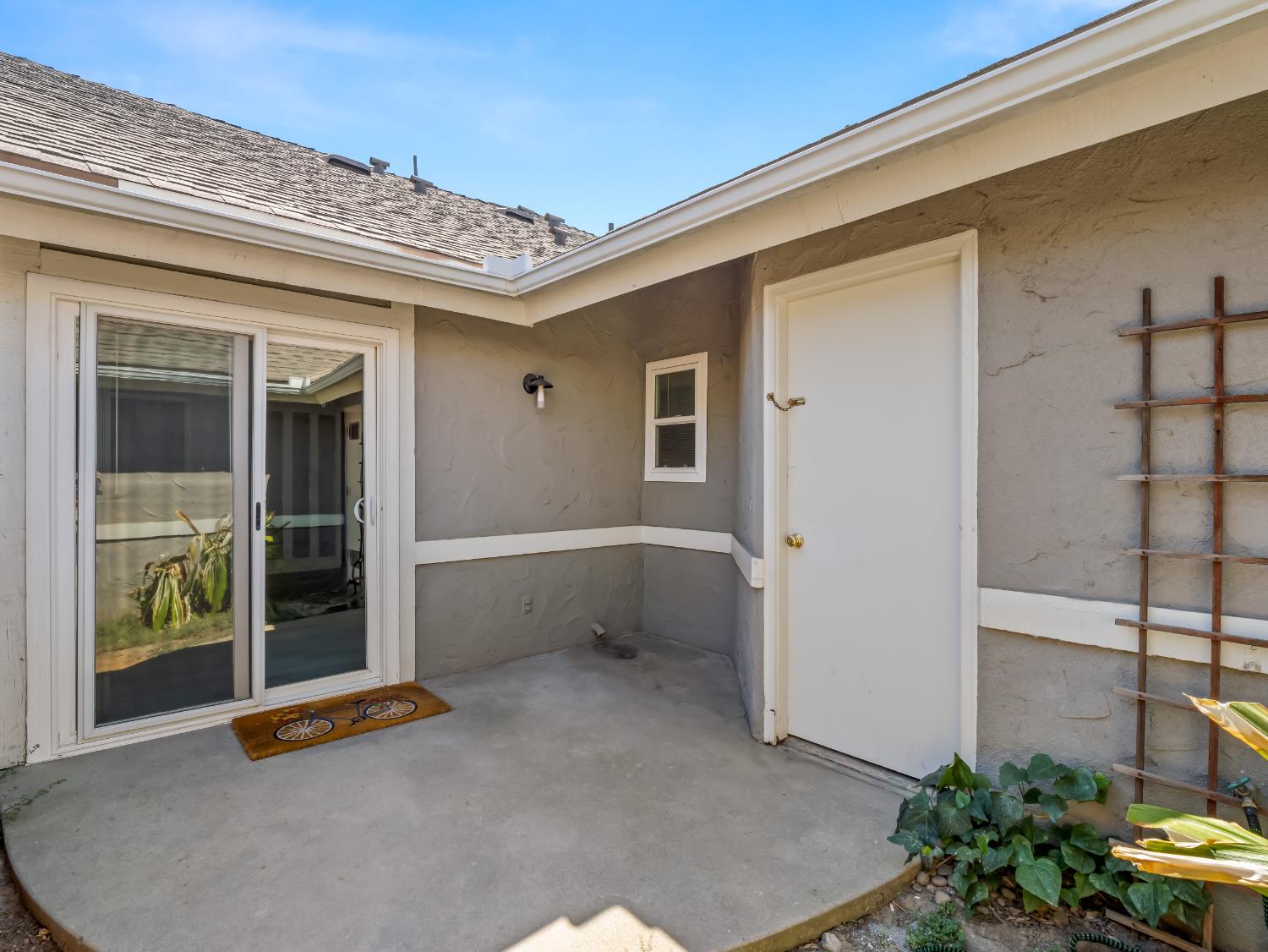 381 E Nees #122, Fresno, CA 93720