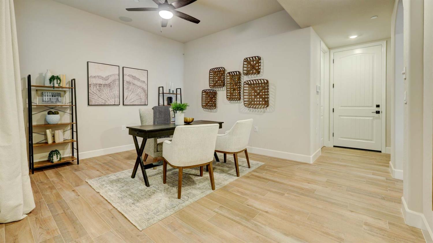 11206 N Via Ravenna Dr, Fresno, CA 93730