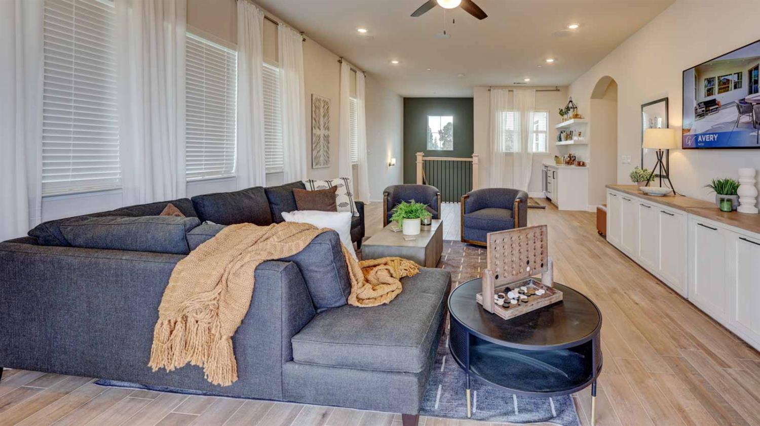 11206 N Via Ravenna Dr, Fresno, CA 93730