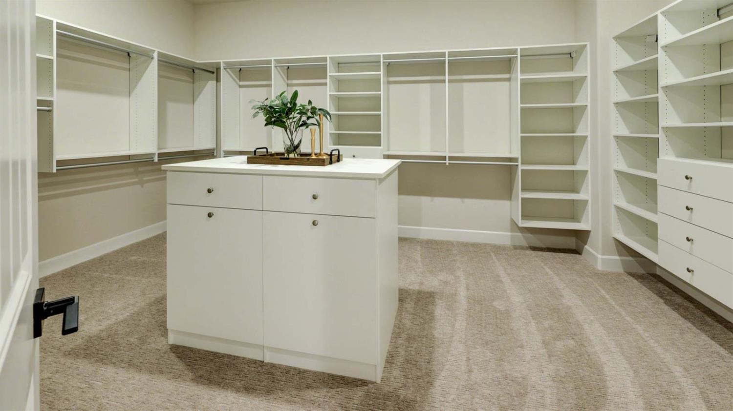 11206 N Via Ravenna Dr, Fresno, CA 93730