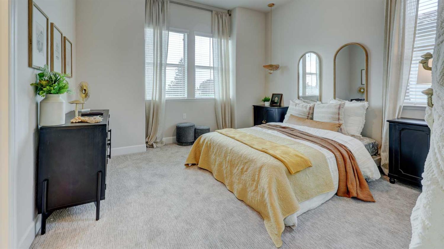 11206 N Via Ravenna Dr, Fresno, CA 93730