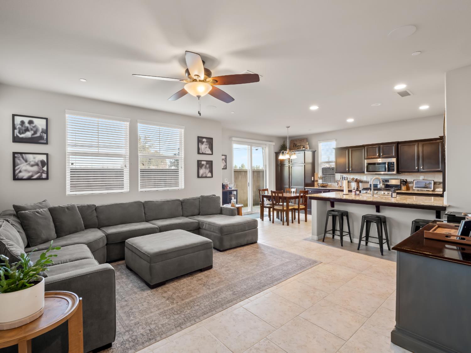 1573 Joy Dr, Clovis, CA 93619