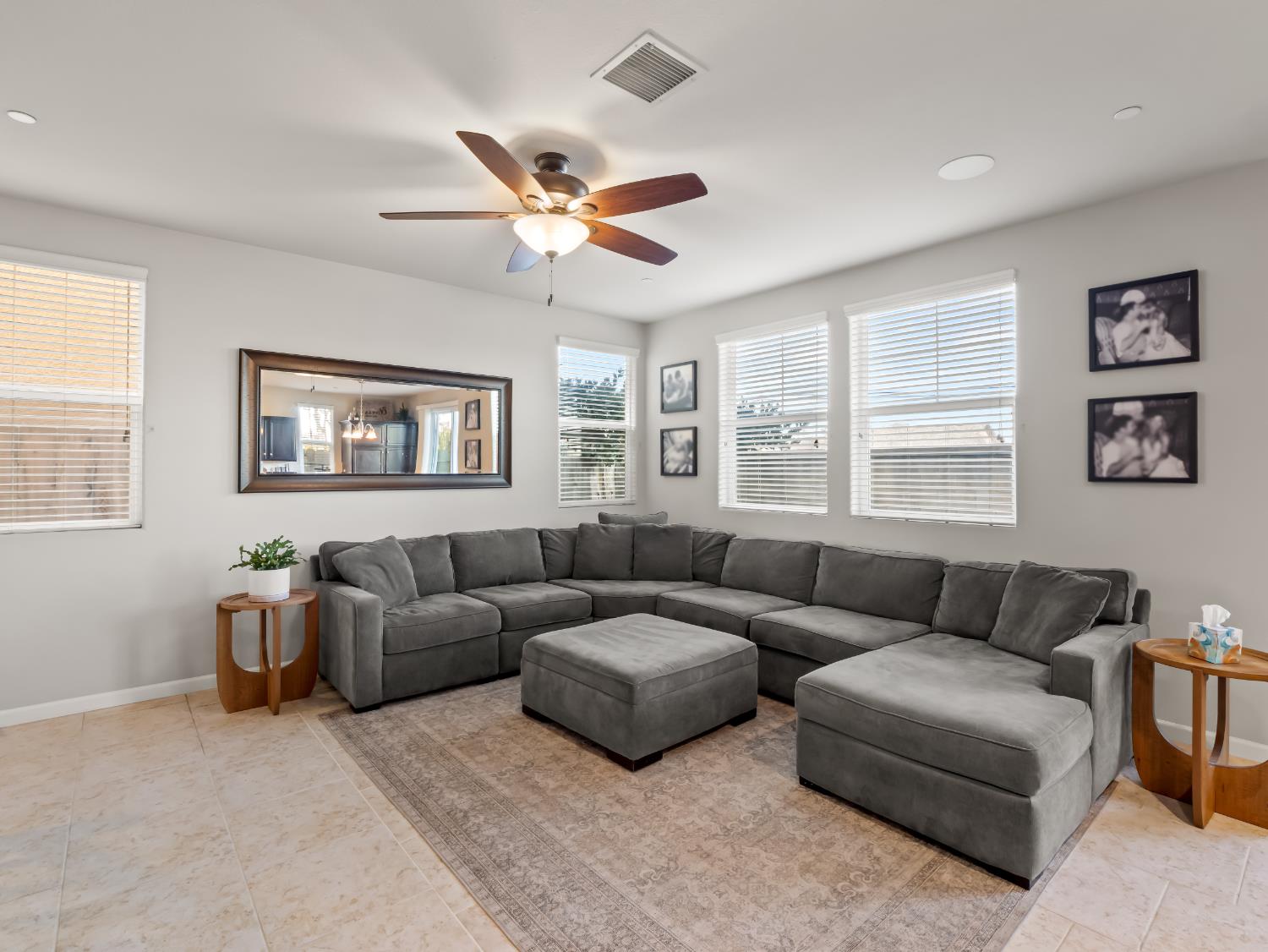 1573 Joy Dr, Clovis, CA 93619