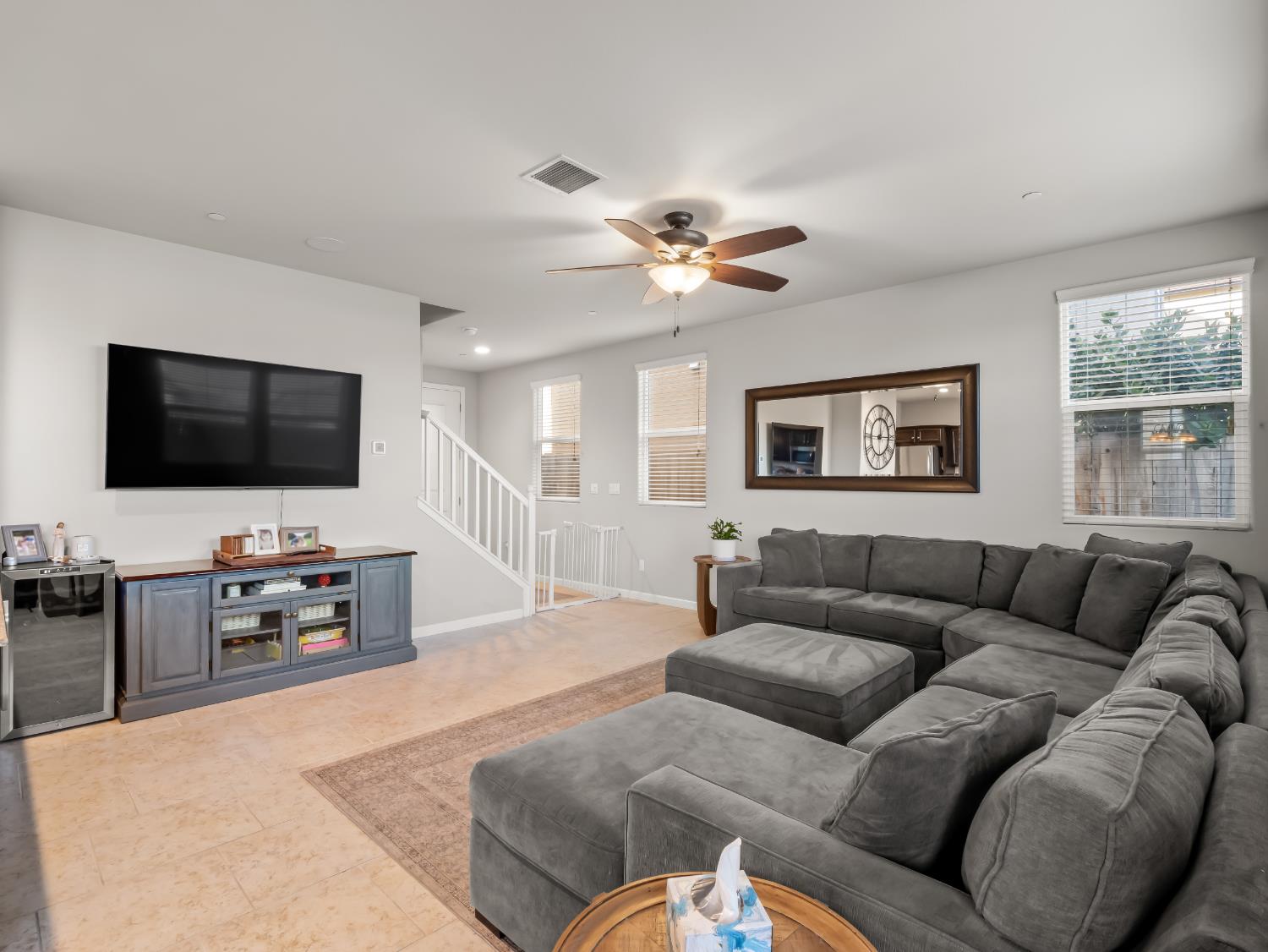 1573 Joy Dr, Clovis, CA 93619