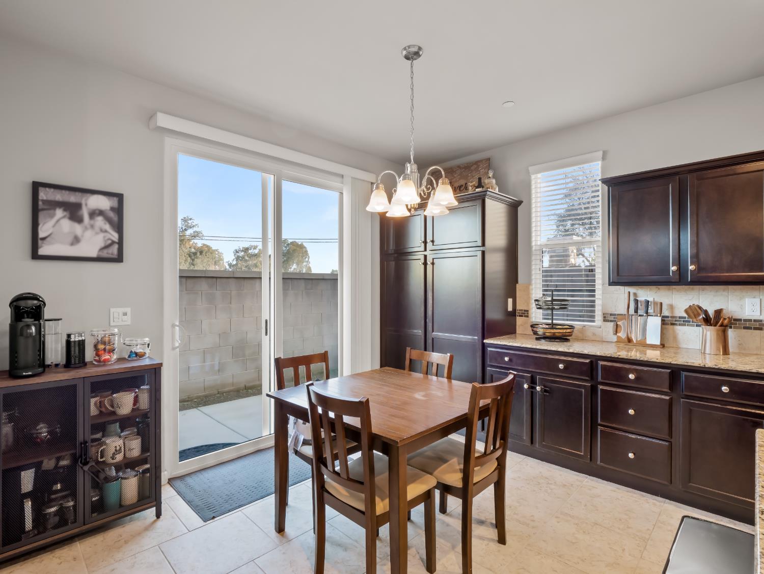 1573 Joy Dr, Clovis, CA 93619