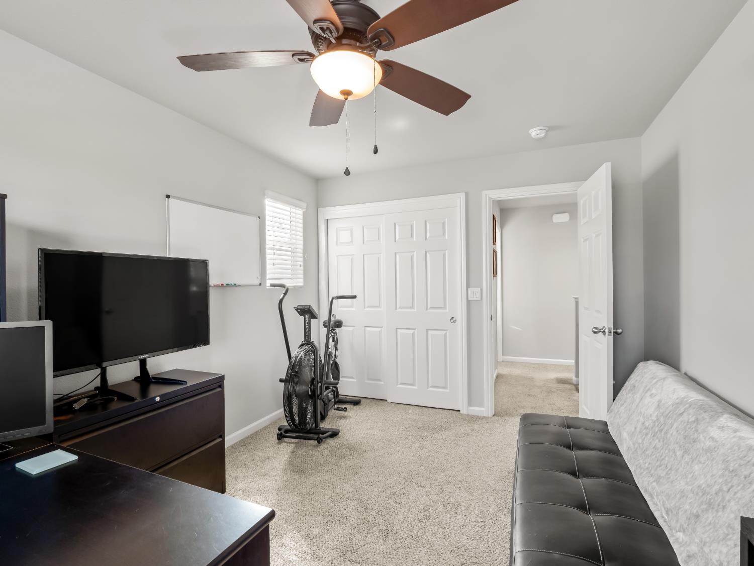 1573 Joy Dr, Clovis, CA 93619