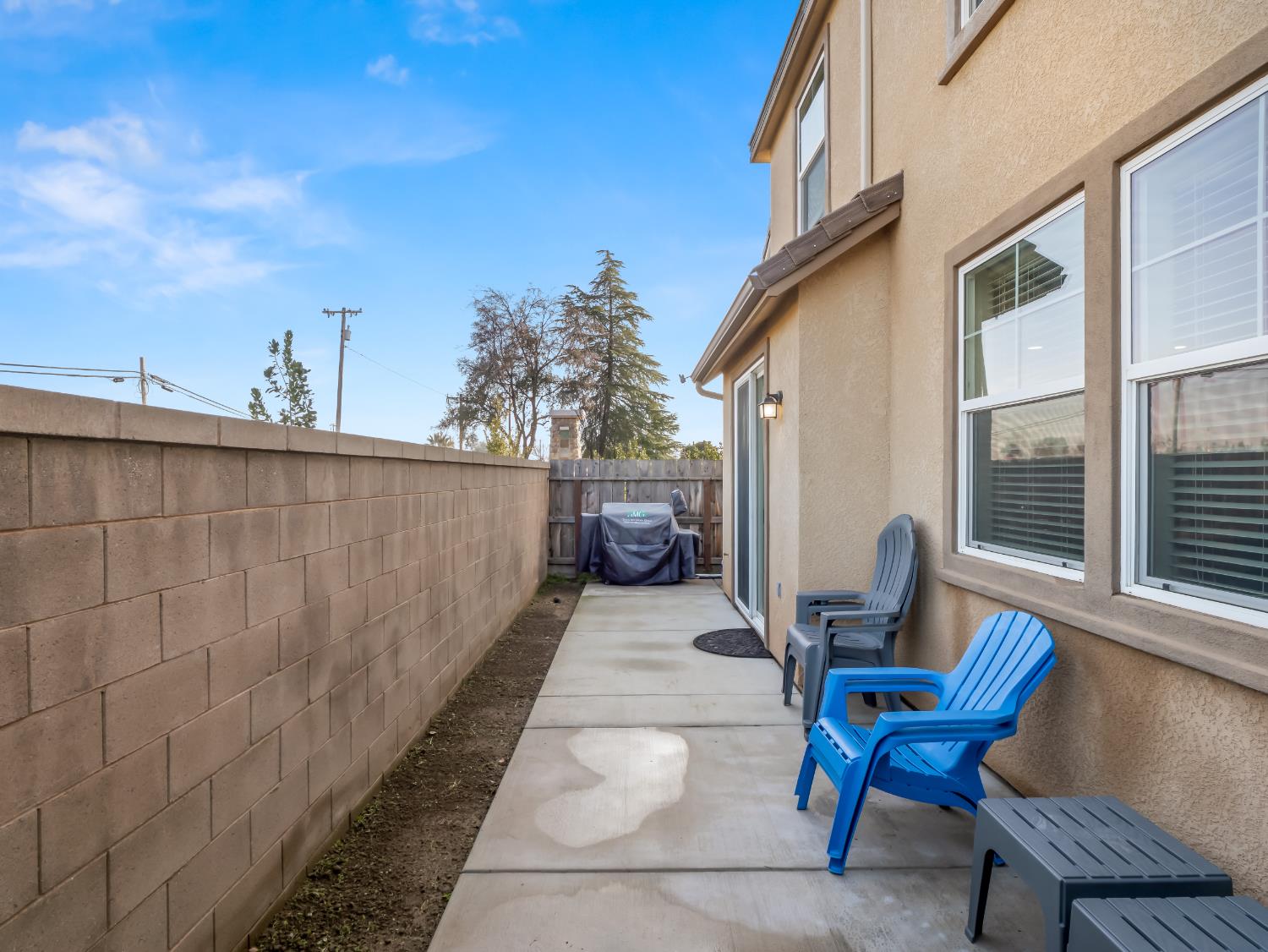 1573 Joy Dr, Clovis, CA 93619