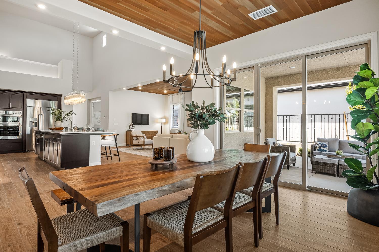 11214 N Via Ravenna Dr, Fresno, CA 93730