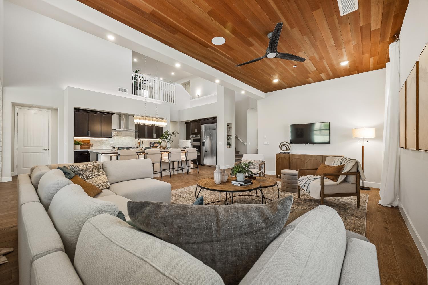 11214 N Via Ravenna Dr, Fresno, CA 93730