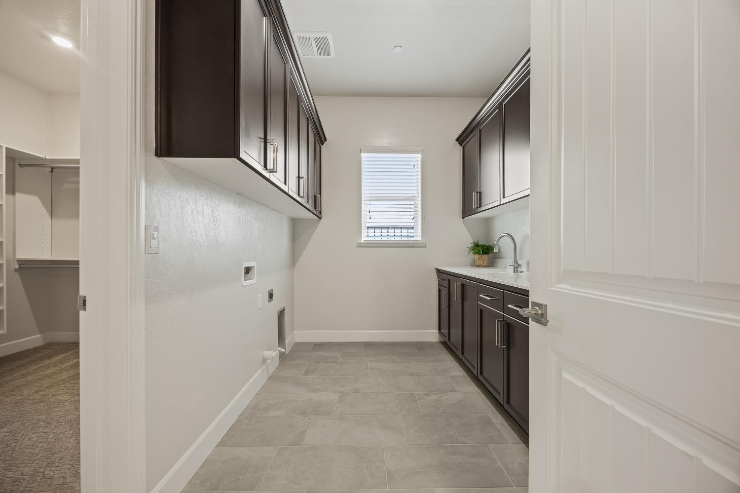 11214 N Via Ravenna Dr, Fresno, CA 93730