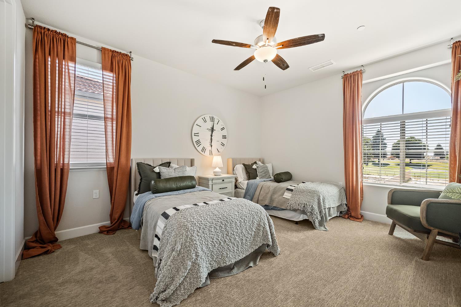 11214 N Via Ravenna Dr, Fresno, CA 93730