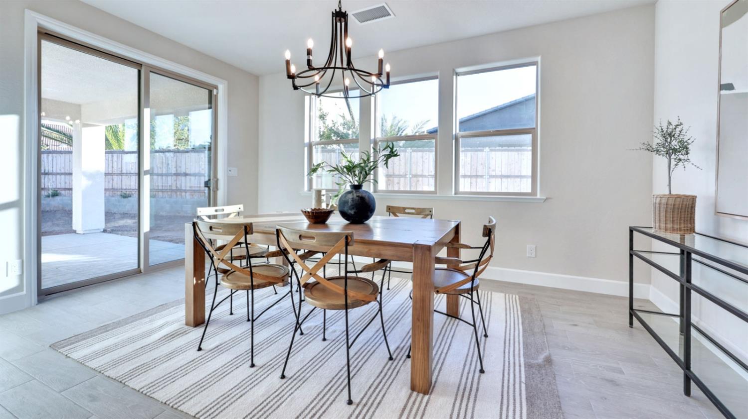 951 Talus Way South, Madera, CA 93636