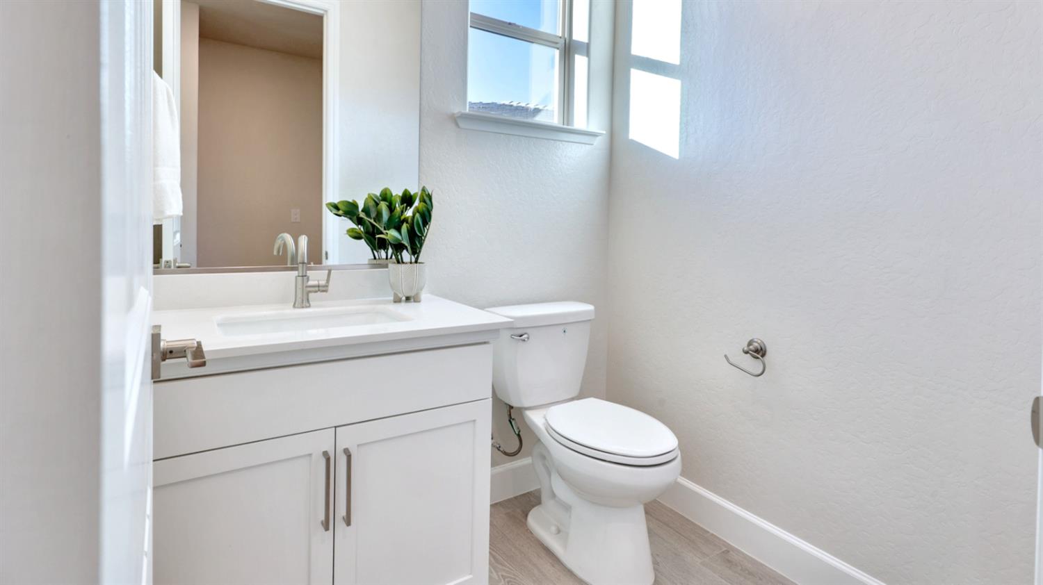 951 Talus Way South, Madera, CA 93636