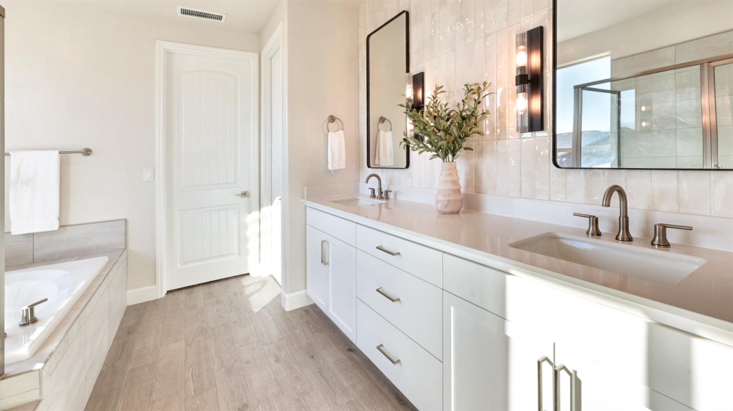 951 Talus Way South, Madera, CA 93636