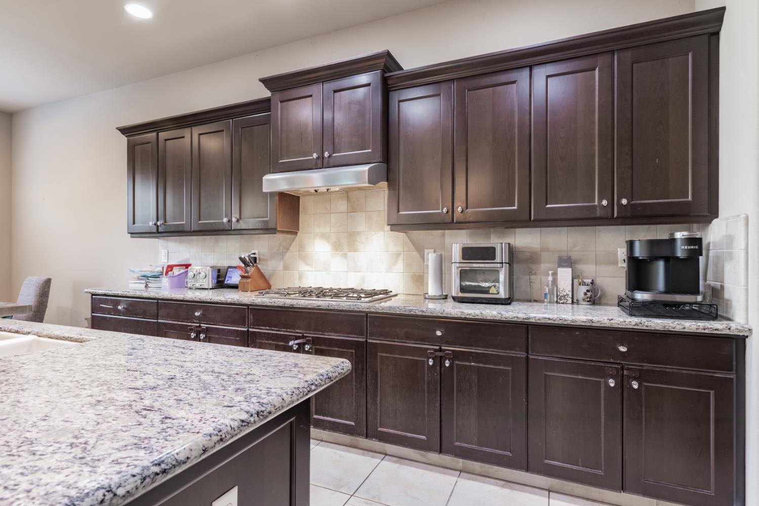 3299 Poe, Clovis, CA 93619