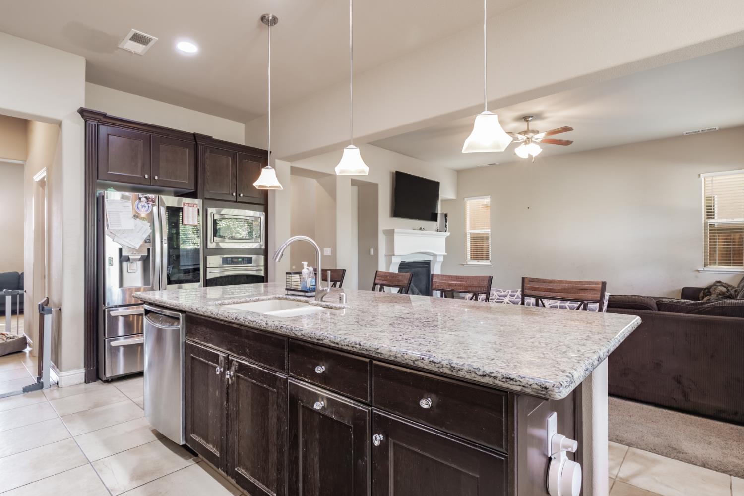 3299 Poe, Clovis, CA 93619