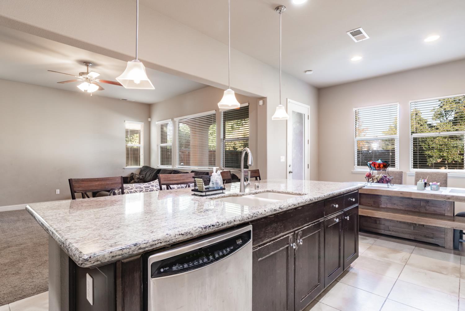 3299 Poe, Clovis, CA 93619